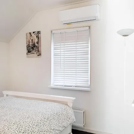 2 Bedroom Amazing In Prázdninový dům Putten